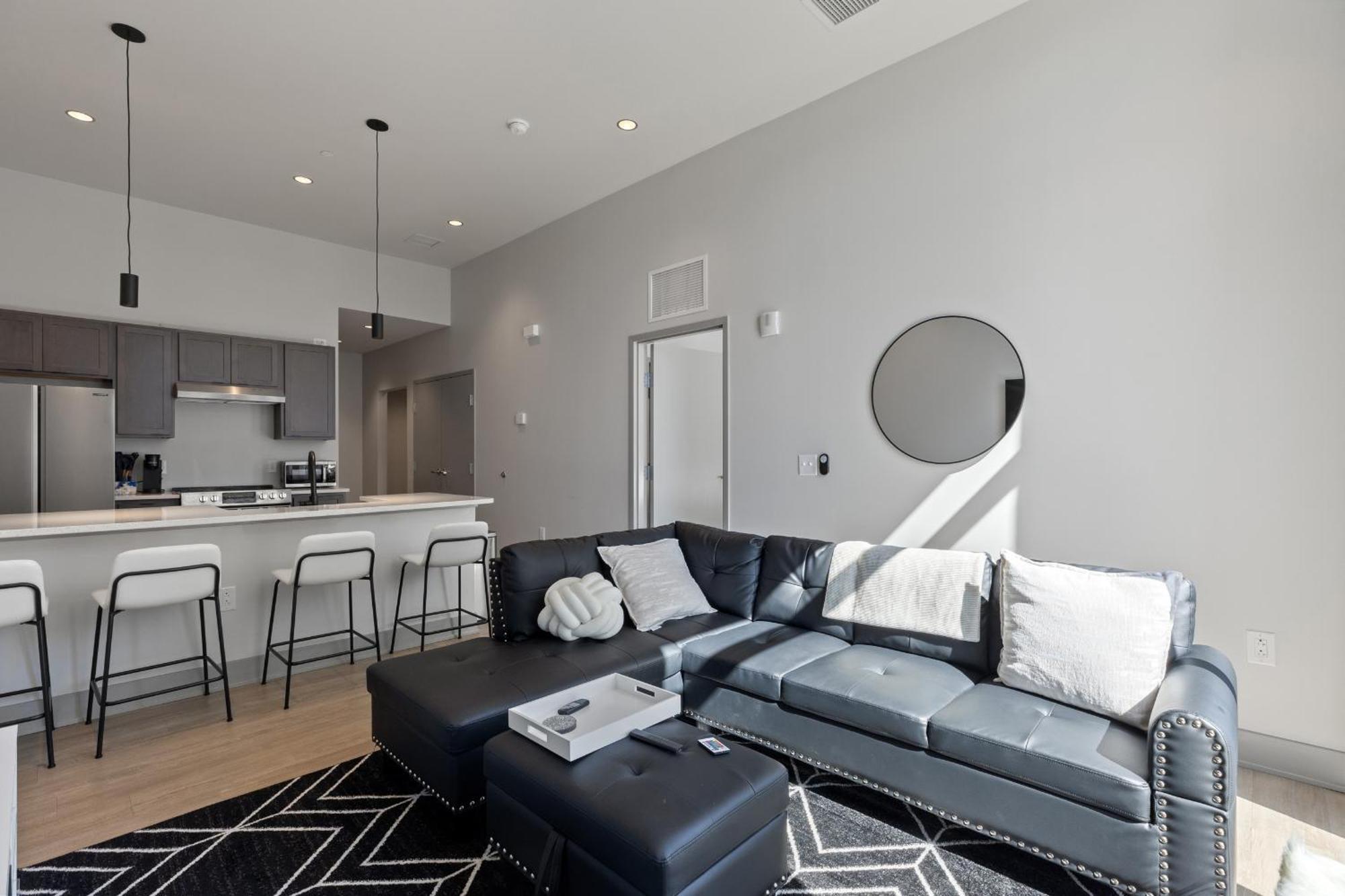 175 Lex - Walkable Downtown Lexington & Rupp Arena - Full Condos 객실 사진