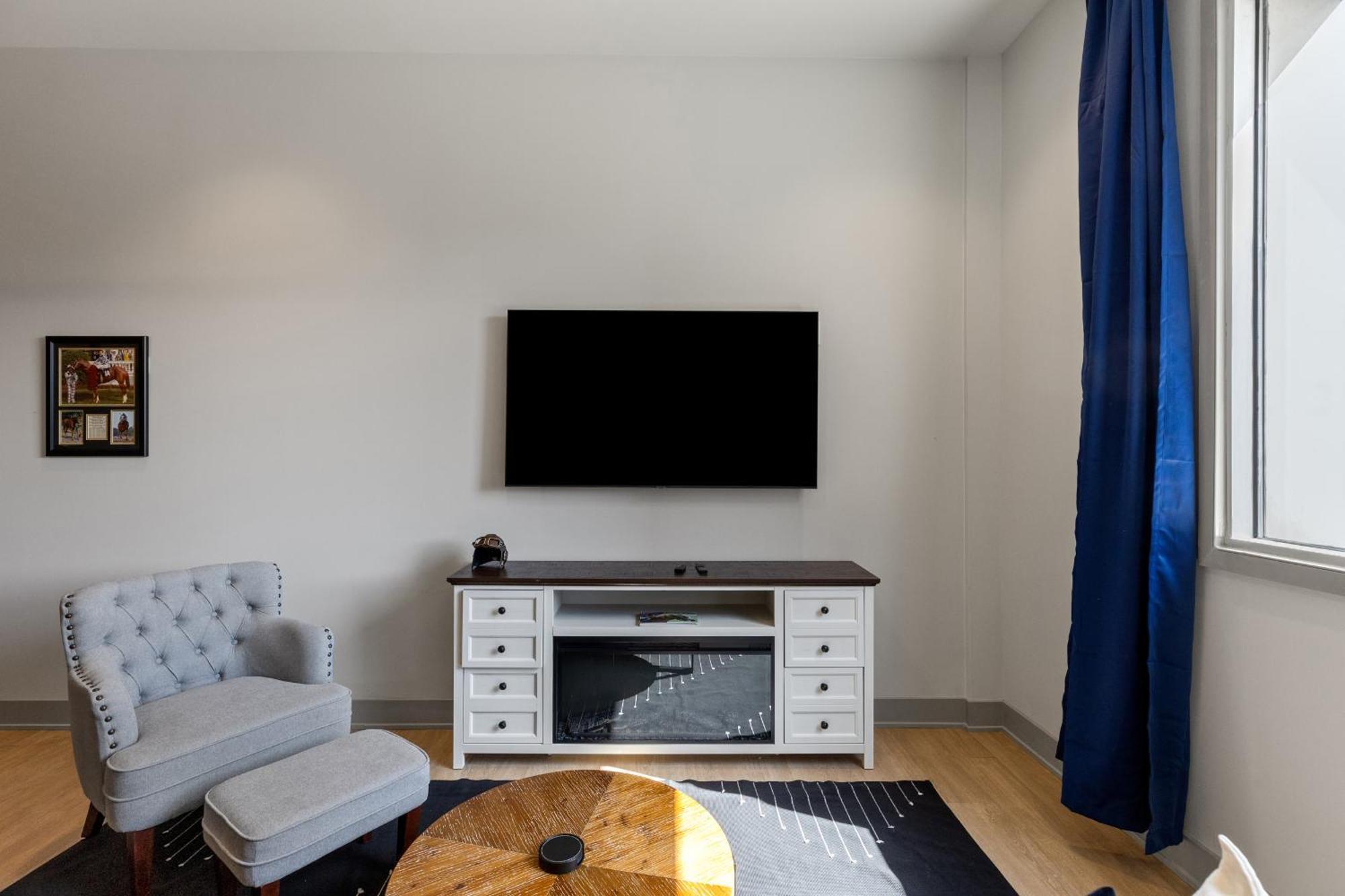 175 Lex - Walkable Downtown Lexington & Rupp Arena - Full Condos 객실 사진