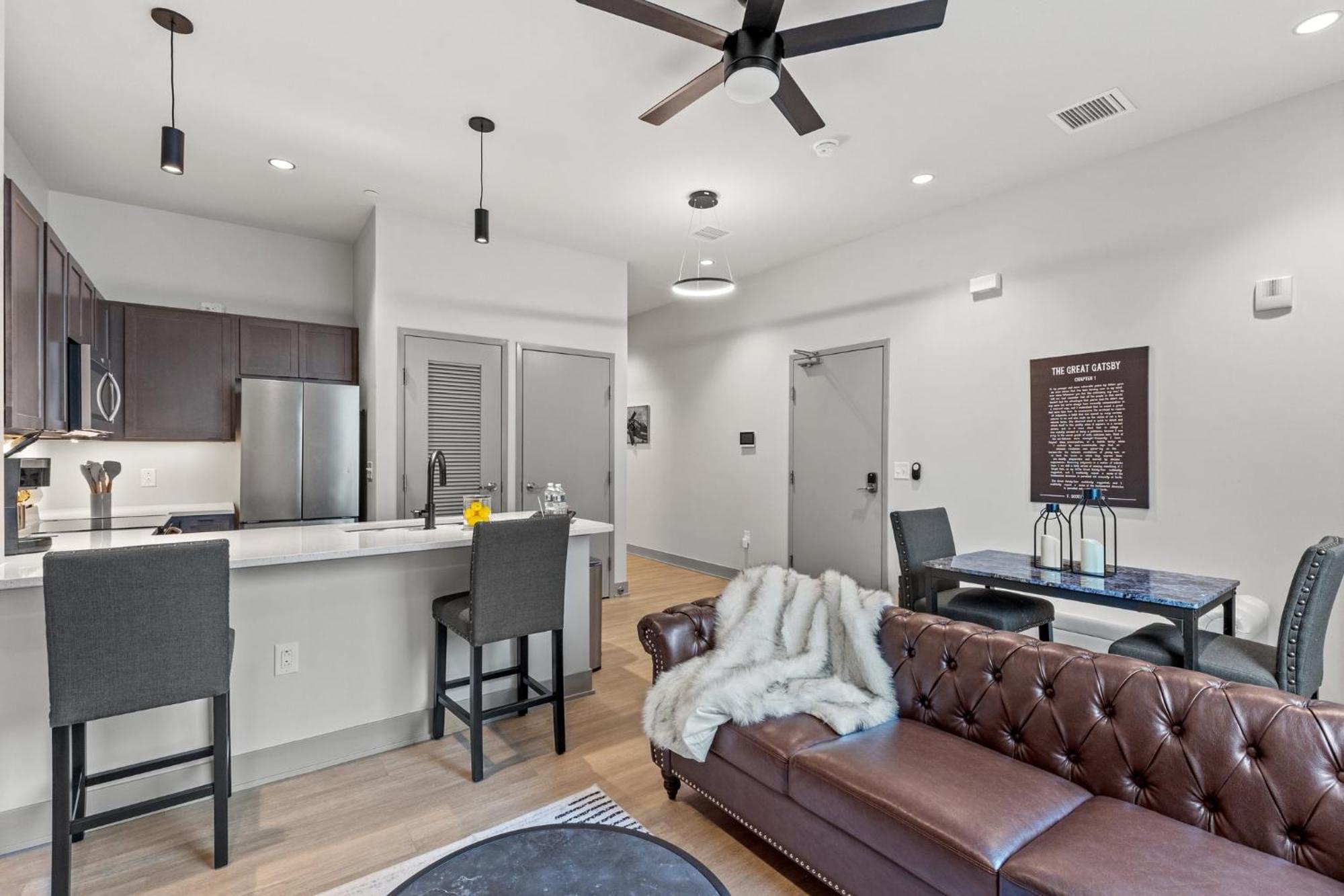 175 Lex - Walkable Downtown Lexington & Rupp Arena - Full Condos 객실 사진