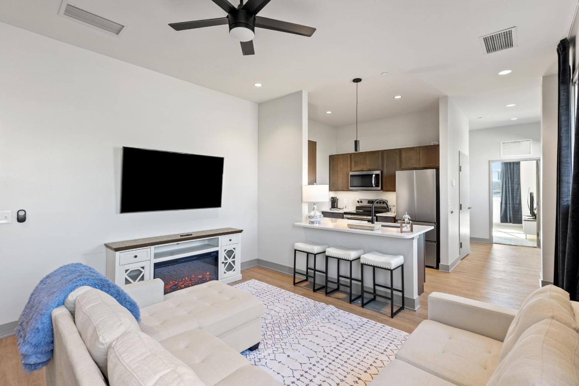 175 Lex - Walkable Downtown Lexington & Rupp Arena - Full Condos 객실 사진